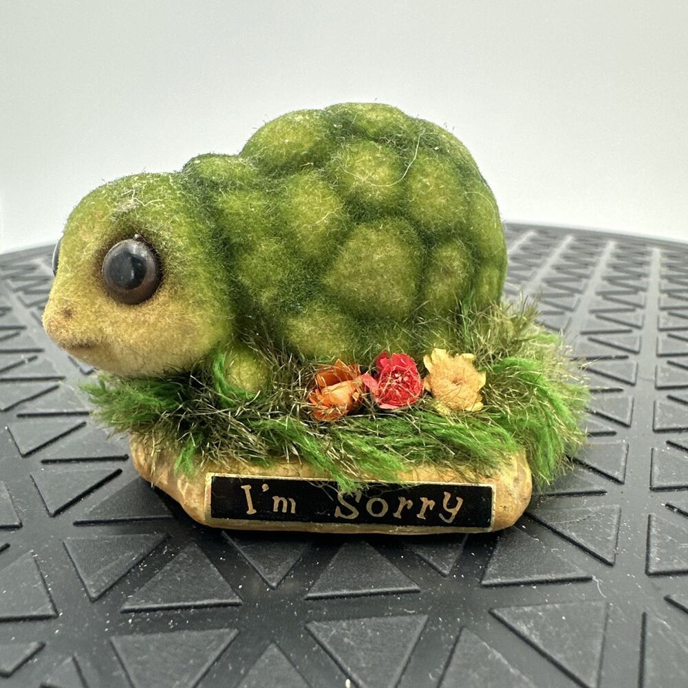 Vintage Josef Original Flocked Fuzzy Turtle Figurine “I’m Sorry”